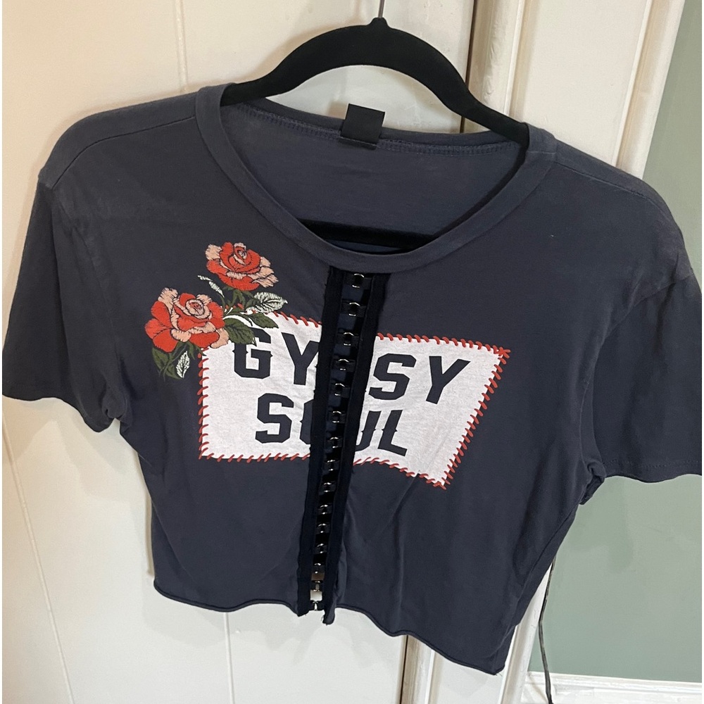 Top with rings in middle